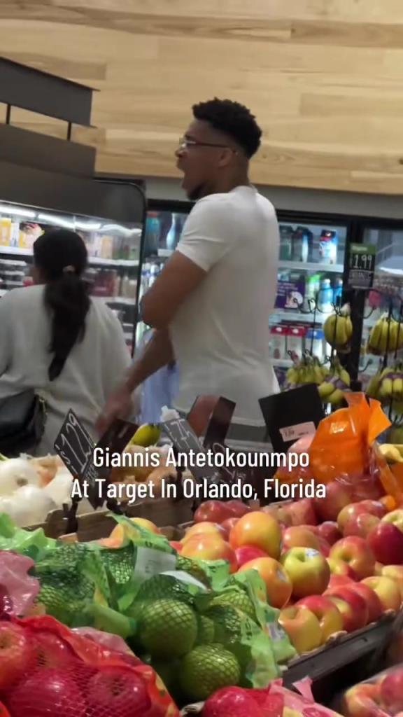 好男人??！字母哥在奧蘭多度假 陪妻子一起逛超市